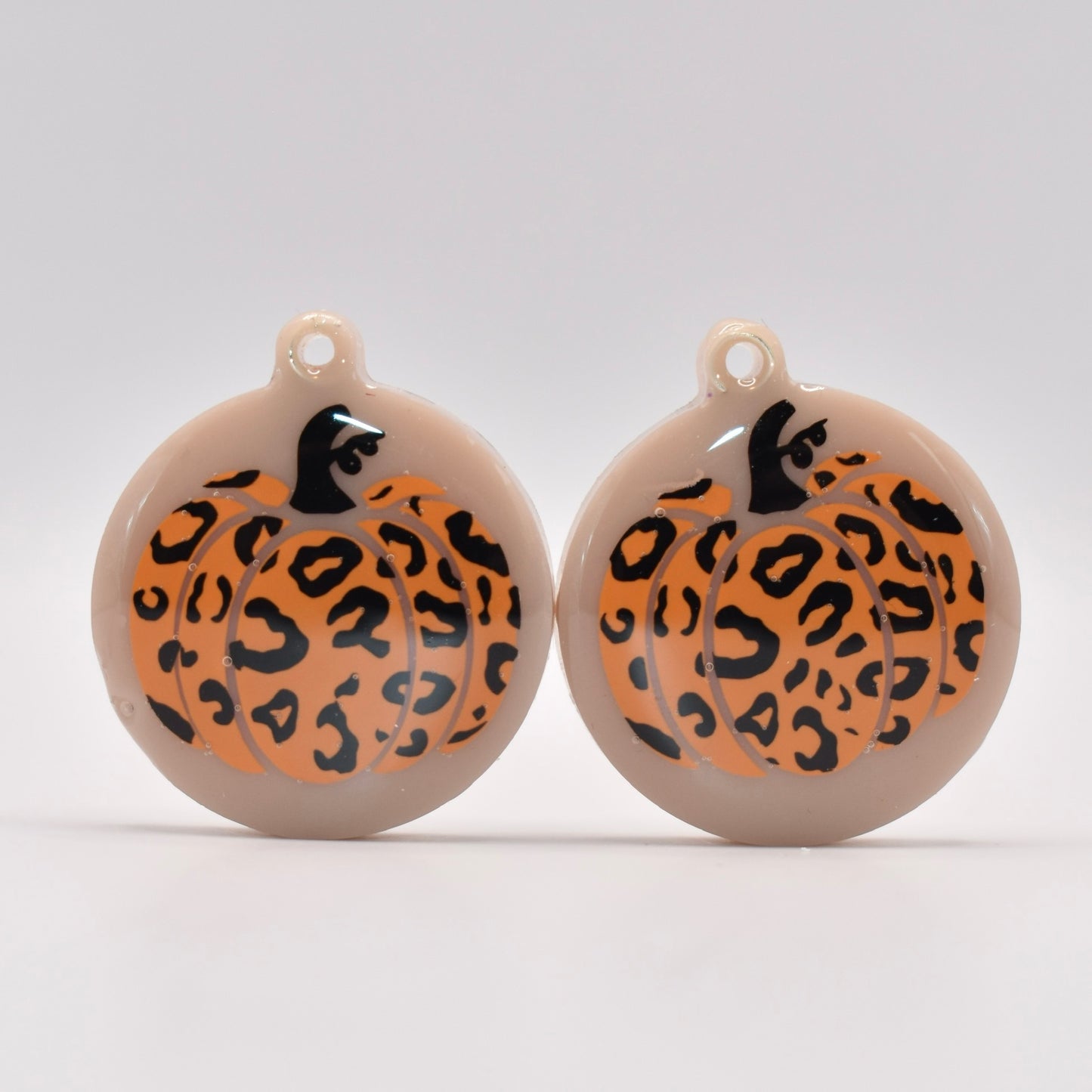 MINI LEAPORD PRINT PUMPKIN CIRCLE TAG